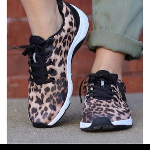 Vionic Leopard Print Lace Up Sneakers Size 10.5